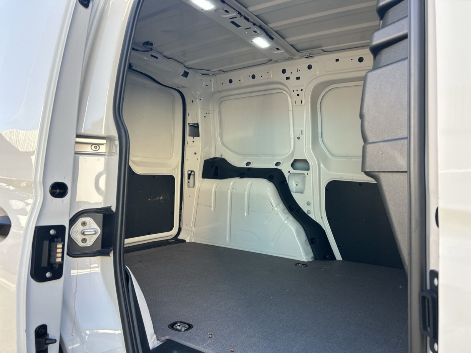Volkswagen Caddy Cargo – Bild 15
