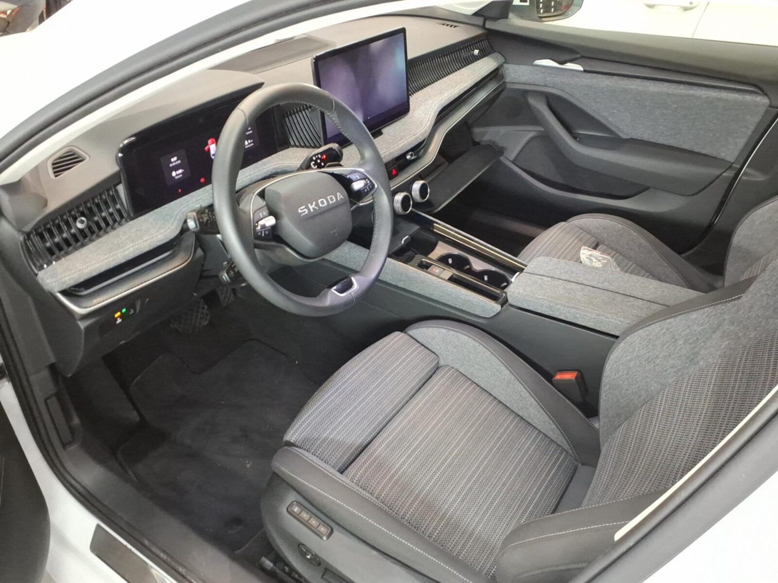 Škoda Superb Combi – Bild 3