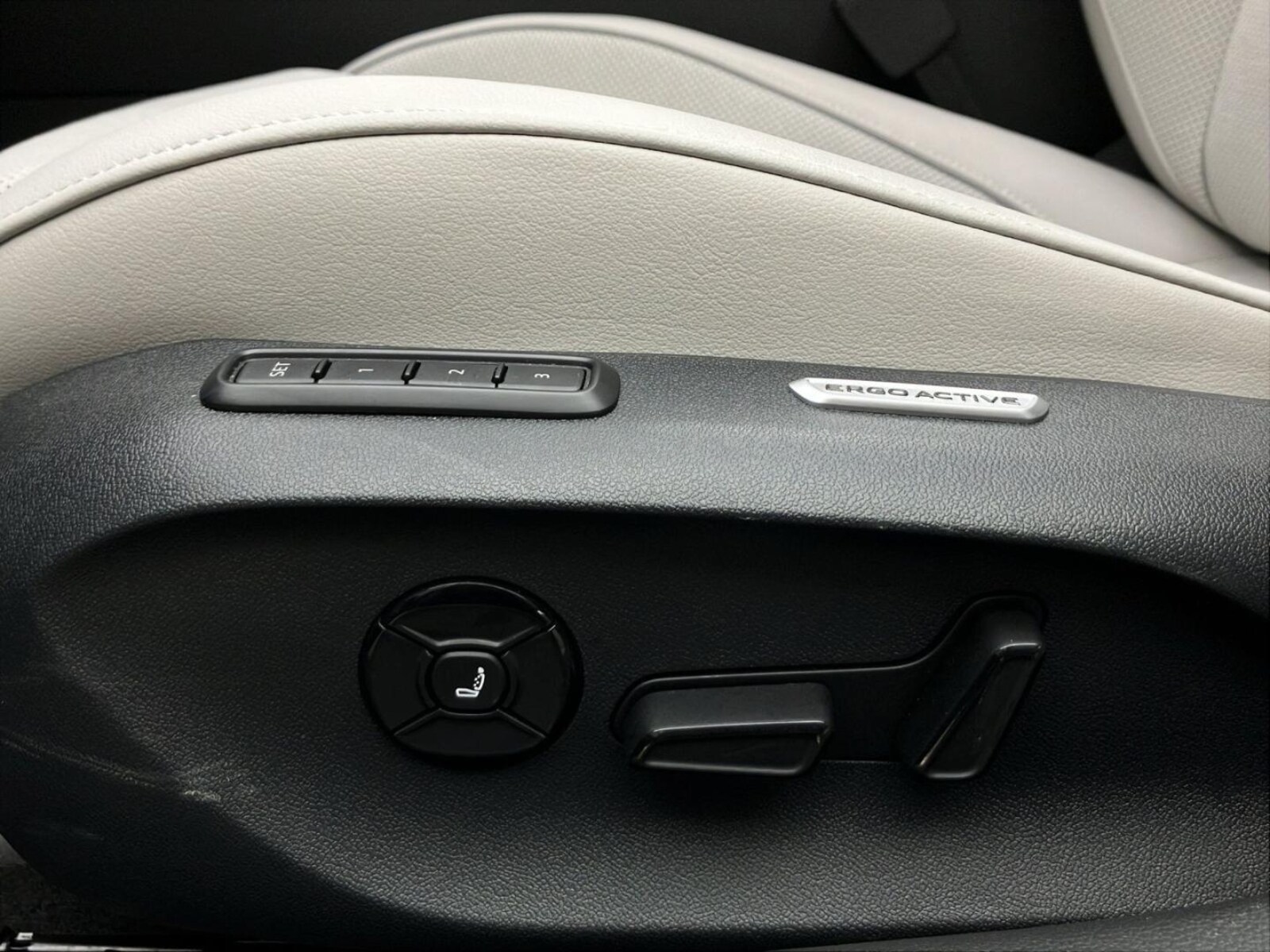 Volkswagen Passat – Bild 23