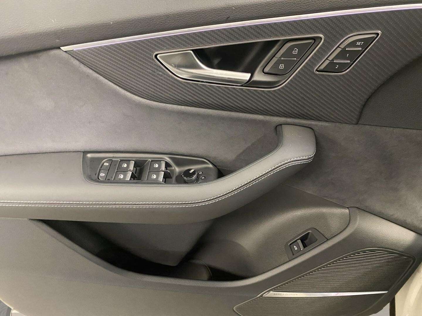 Bild über Audi Q7 SUV S line business TDI quattro 210 kW tiptronic - für weitere Informationen kontaktieren Sie den Audi Partner