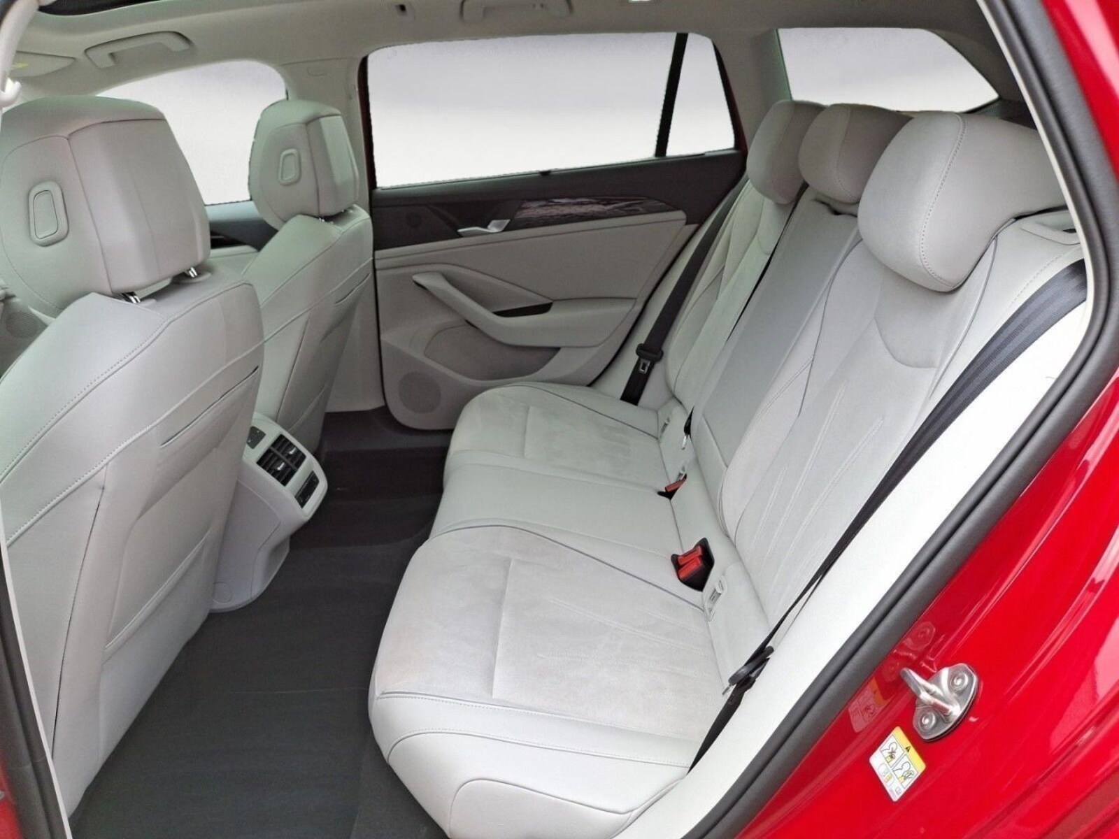 Volkswagen Passat – Bild 14
