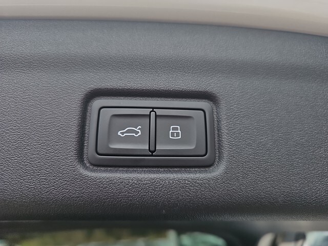 Image about Audi Q6 SUV e-tron e-tron performance