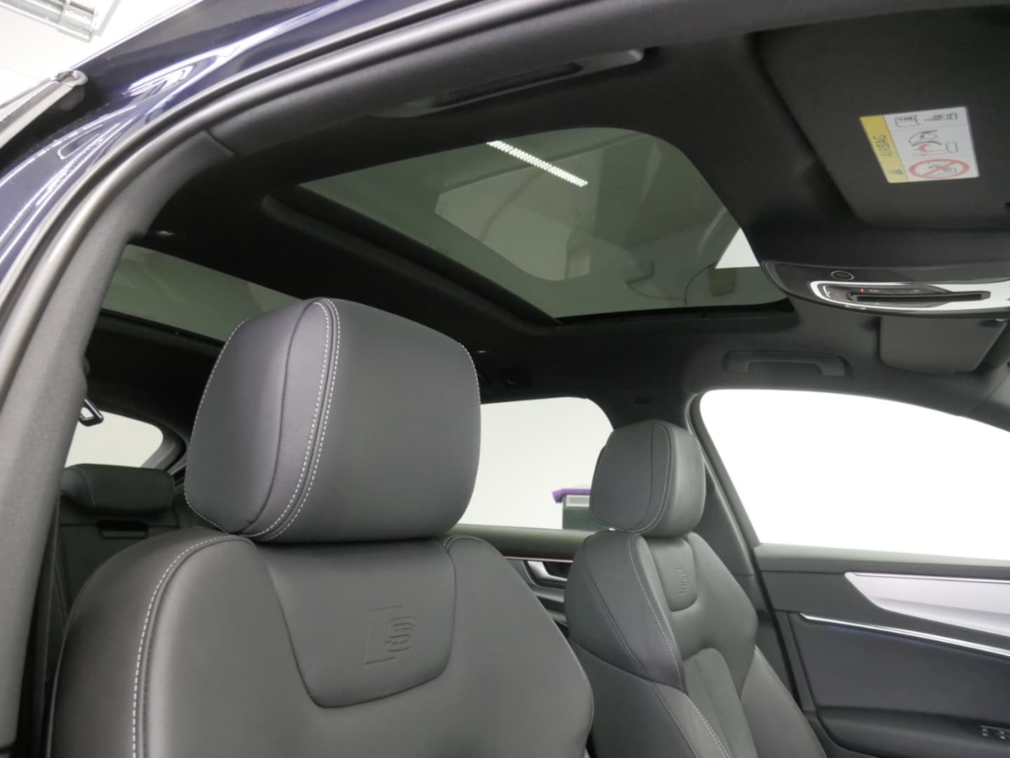 Bild über Audi S6 Avant TDI quattro tiptronic - für weitere Informationen kontaktieren Sie den Audi Partner