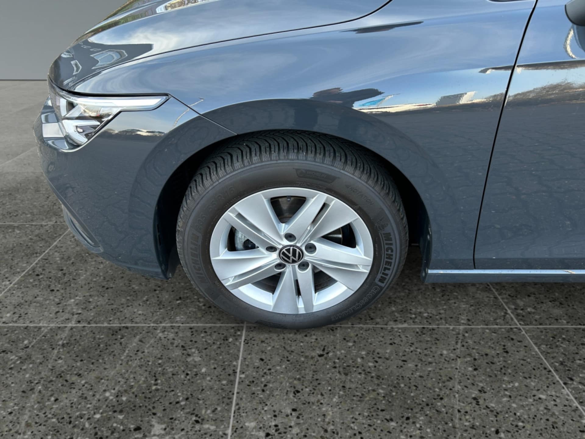 Volkswagen Golf Life