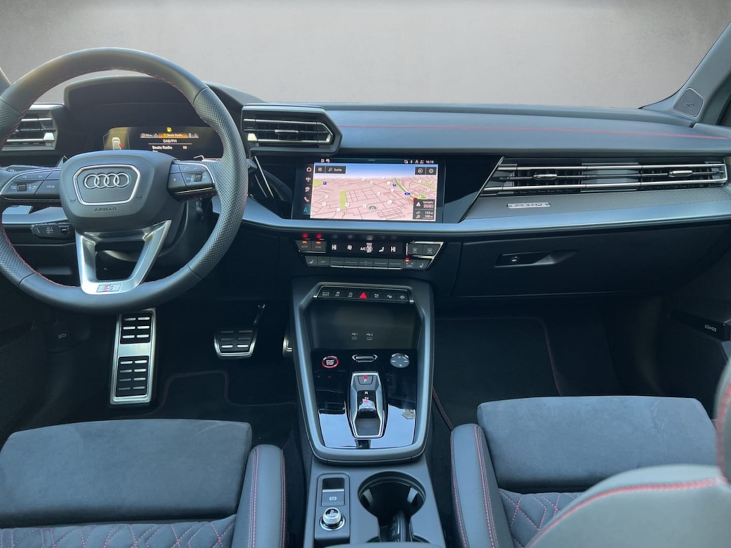 Bild über Audi S3 Sportback TFSI quattro S tronic - für weitere Informationen kontaktieren Sie den Audi Partner
