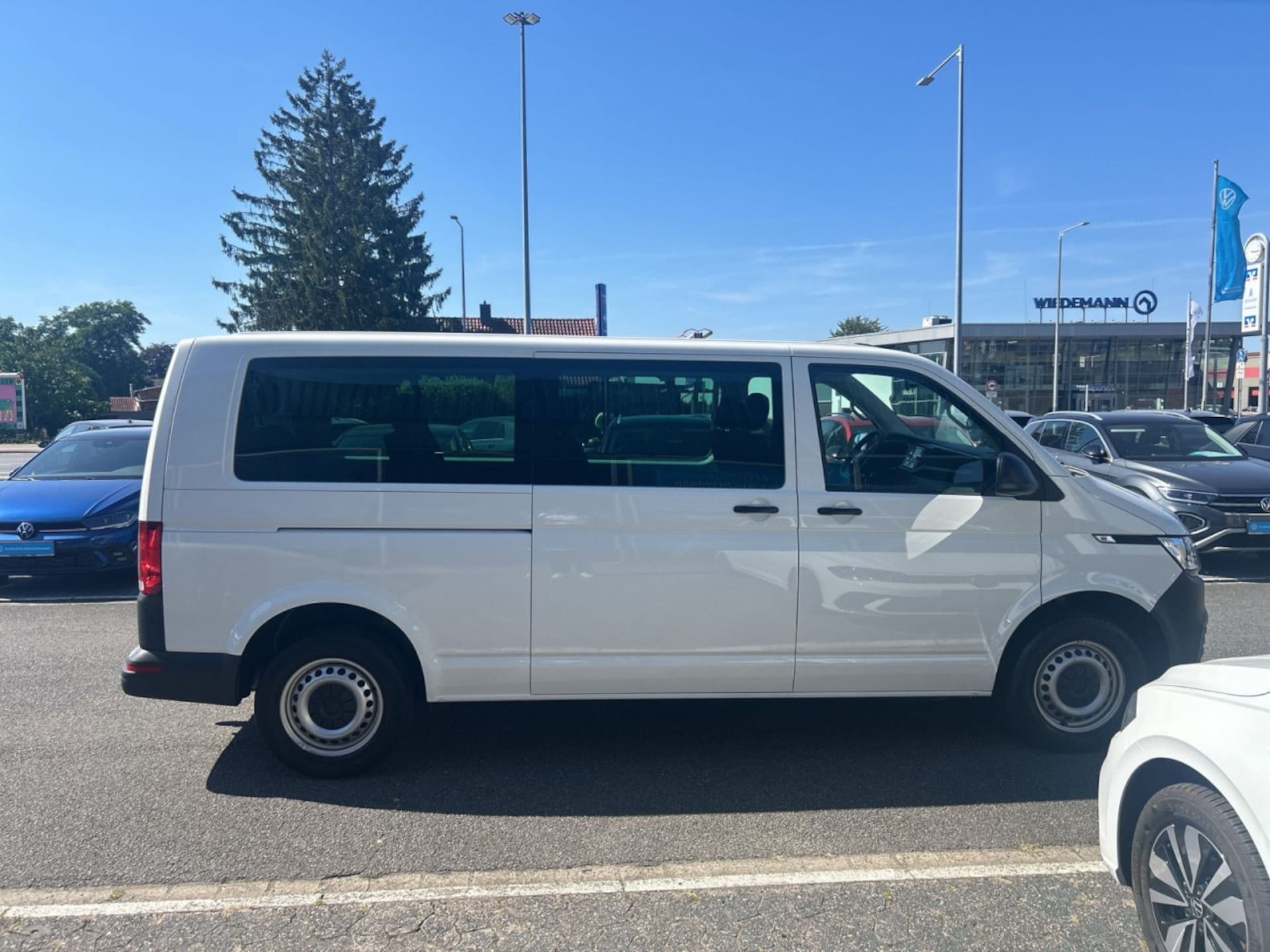 Volkswagen T6.1 Transporter Kombi langer Radstand