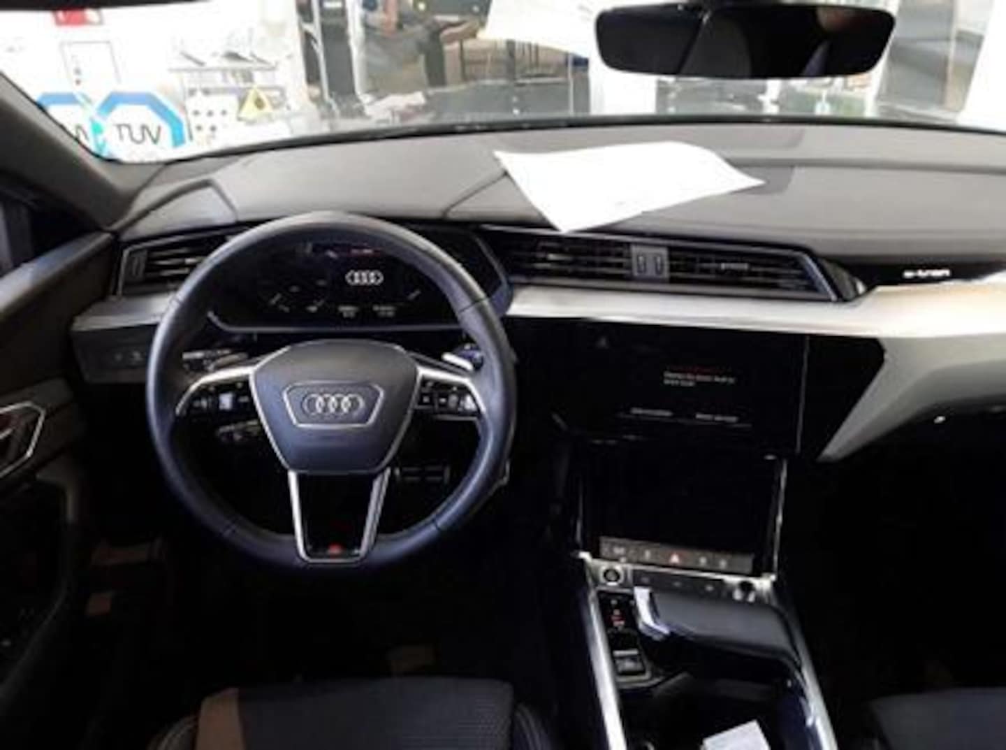 Bild über Audi Q8 e-tron S line 50 e-tron quattro - für weitere Informationen kontaktieren Sie den Audi Partner
