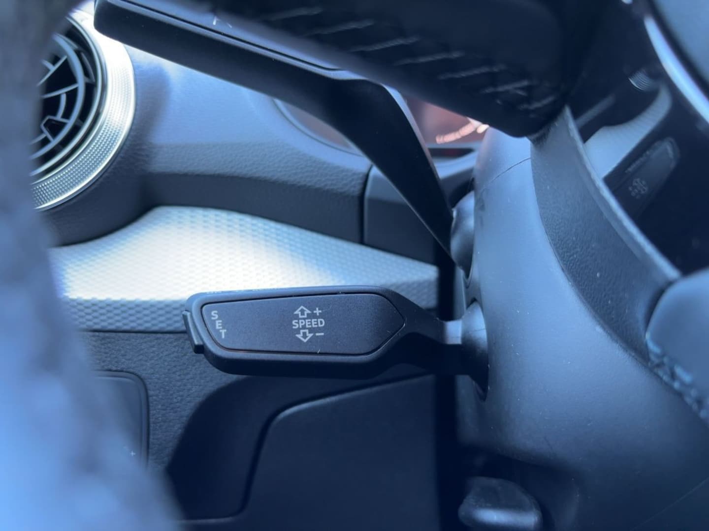 Bild über Audi Q2 advanced 40 TFSI quattro S tronic - für weitere Informationen kontaktieren Sie den Audi Partner