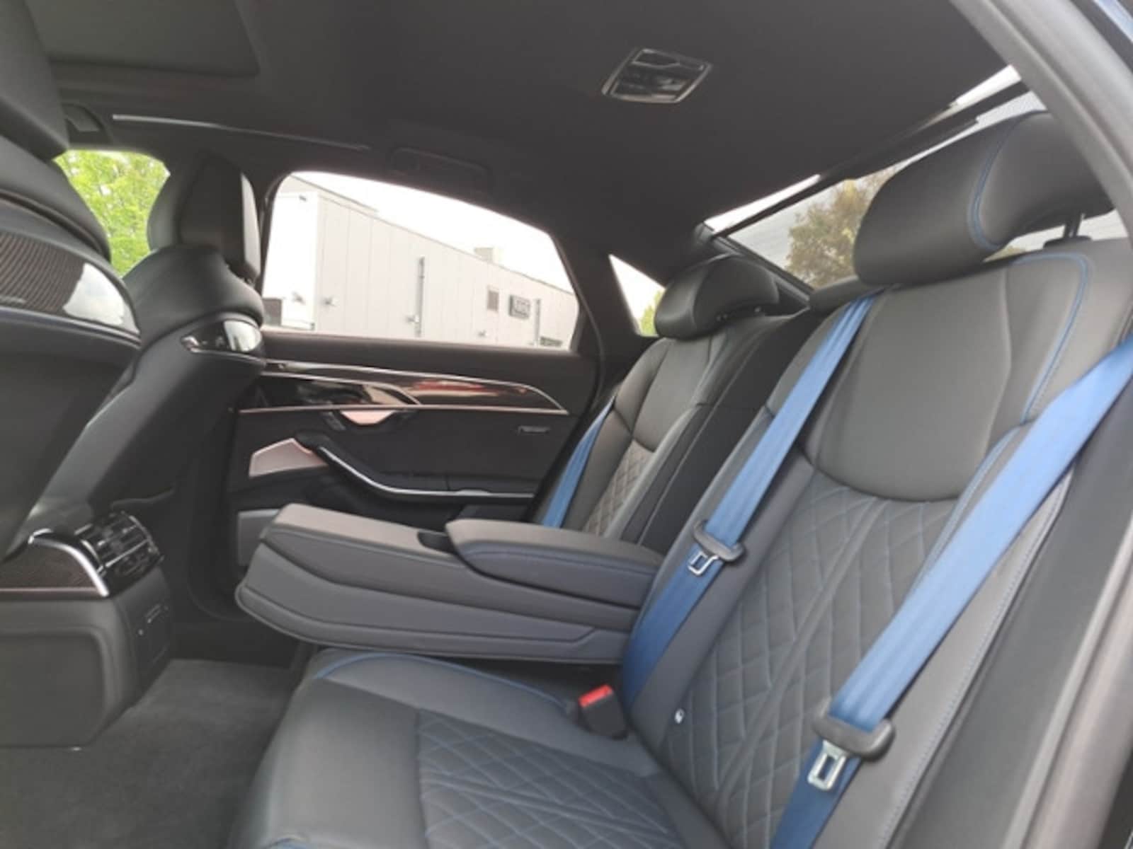 Audi A8 – Bild 11