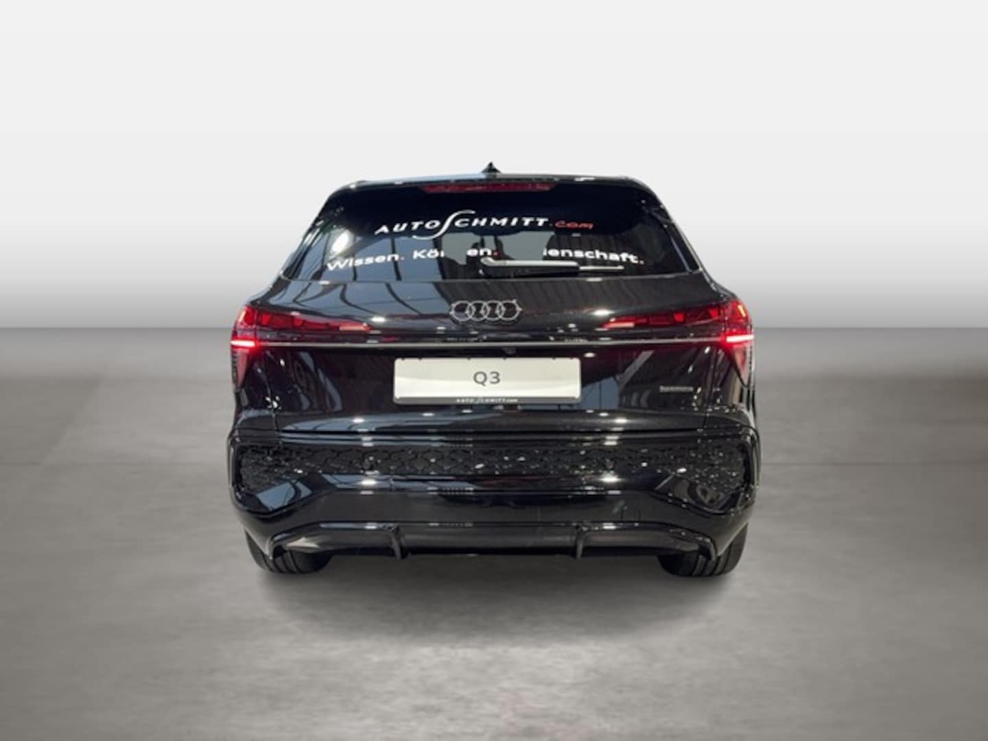 Bild über Audi Q3 SUV TFSI quattro 195 kW S tronic - für weitere Informationen kontaktieren Sie den Audi Partner