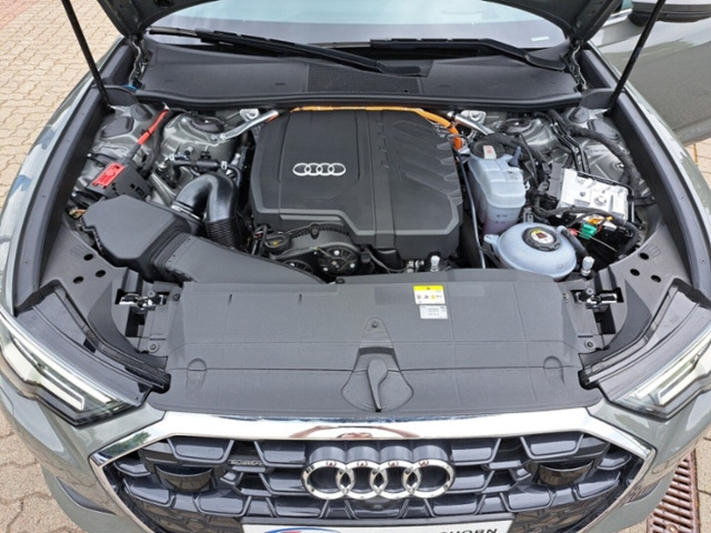 Bild über Audi A6 Avant TFSI e advanced 50 TFSI e quattro S tronic - für weitere Informationen kontaktieren Sie den Audi Partner