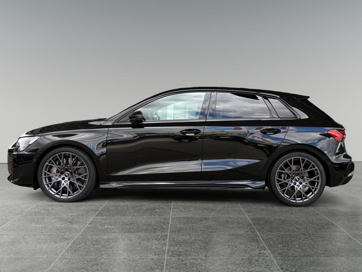 Bild über Audi RS 3 Sportback TFSI quattro S tronic - für weitere Informationen kontaktieren Sie den Audi Partner