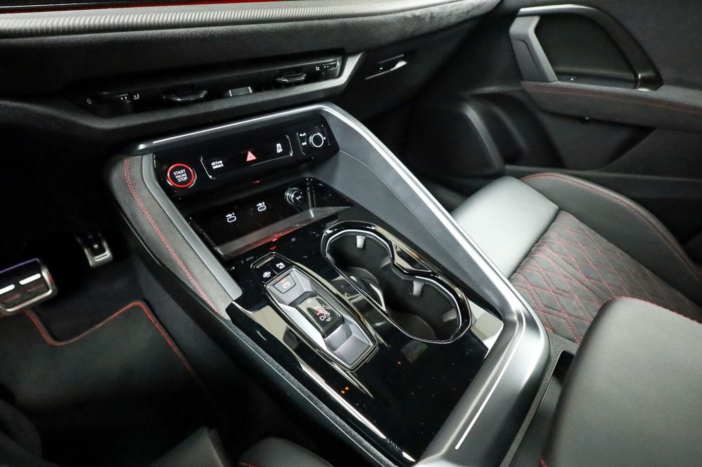 Bild über Audi SQ5 Sportback edition one mit Akzenten mythosschwarz TFSI 270 kW S tronic - für weitere Informationen kontaktieren Sie den Audi Partner