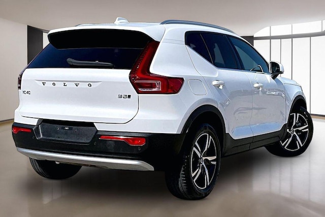 2025 Volvo XC40