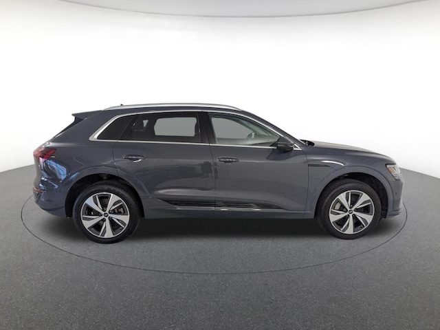 2024 Audi Q8 e-tron