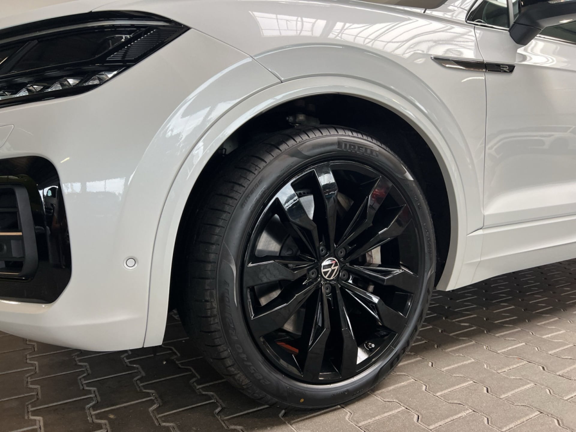 Volkswagen Touareg R