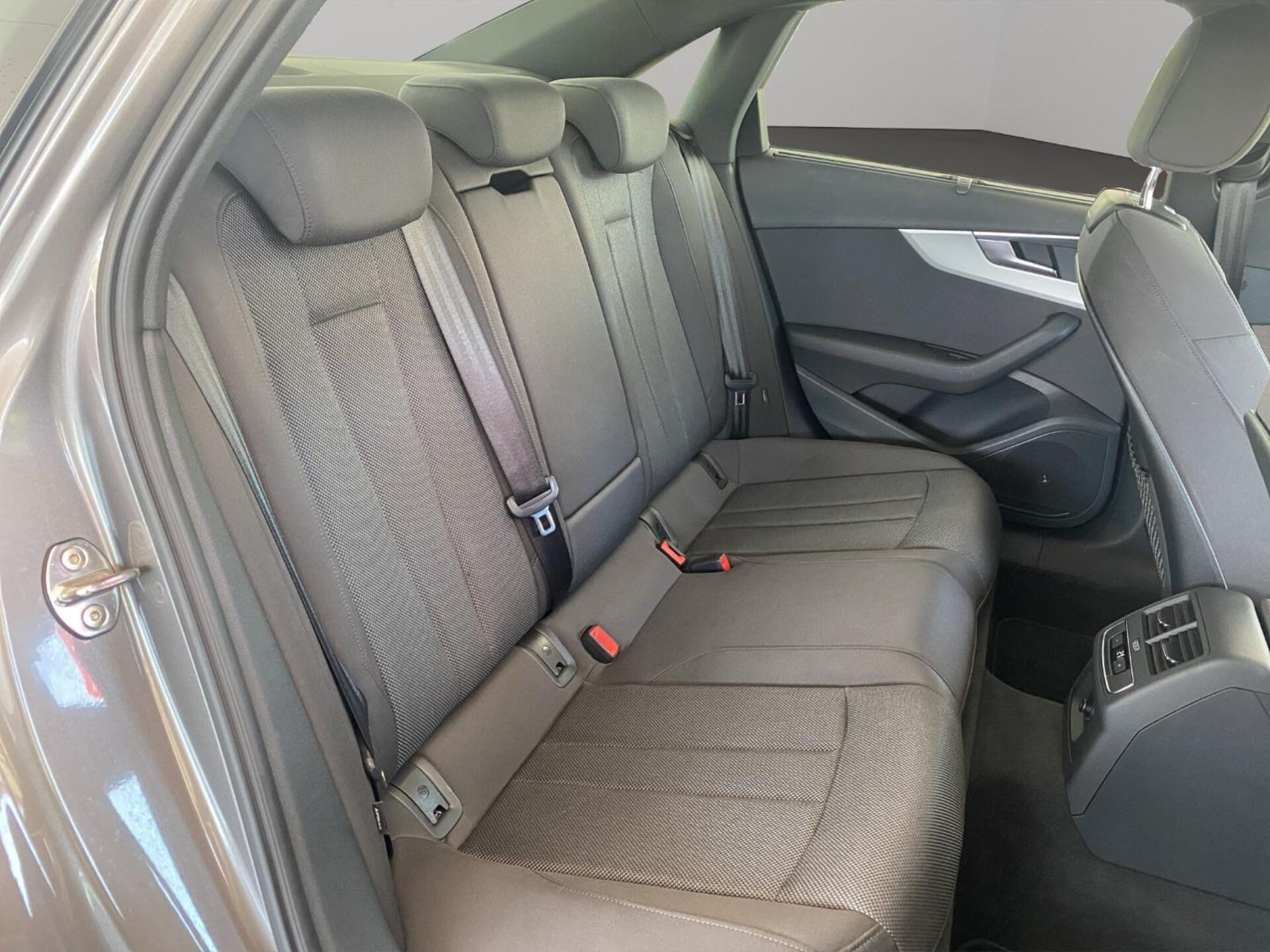 Audi A4 Limousine Advanced