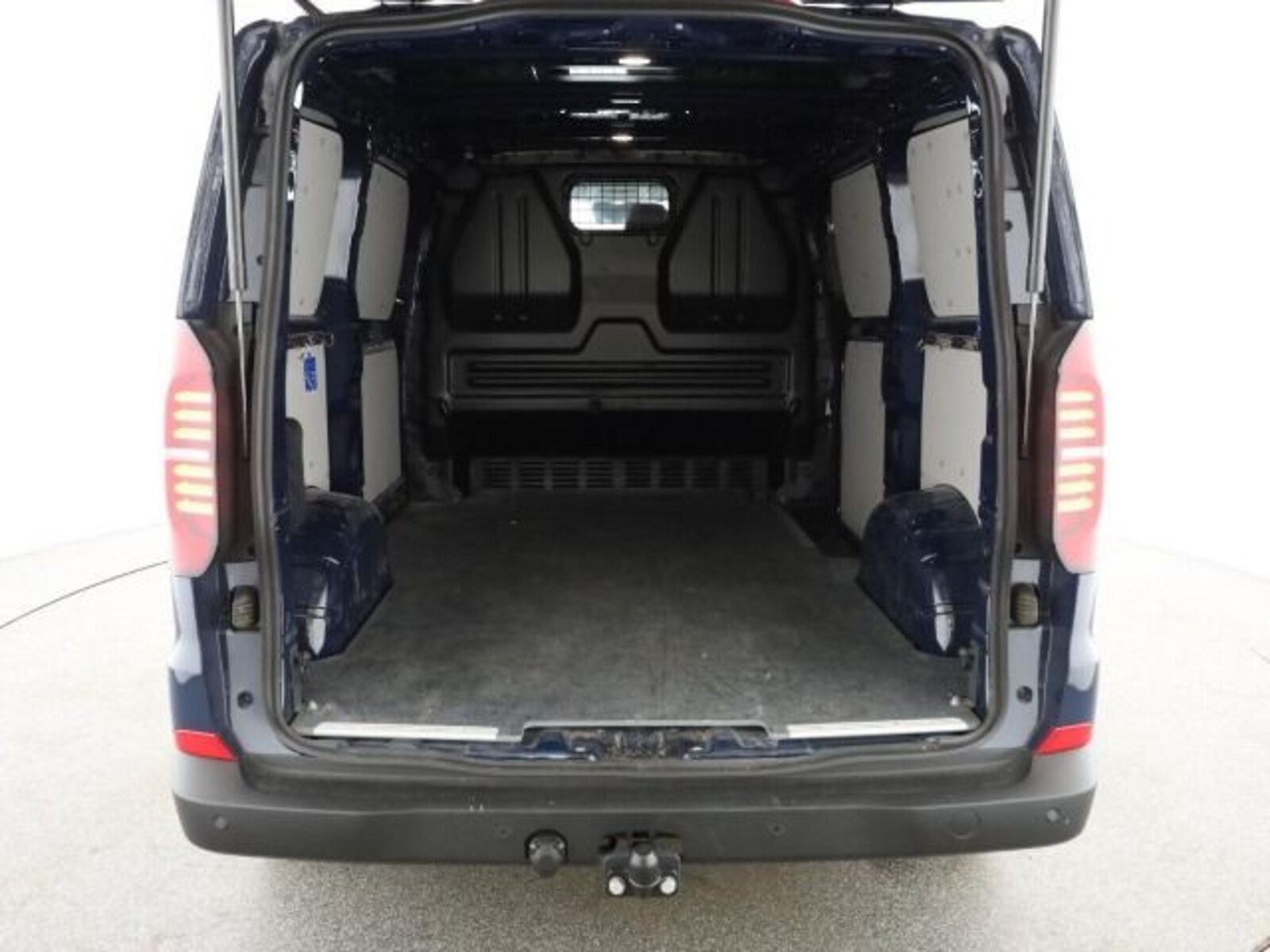 Volkswagen Transporter Kasten kurzer Radstand – Bild 9