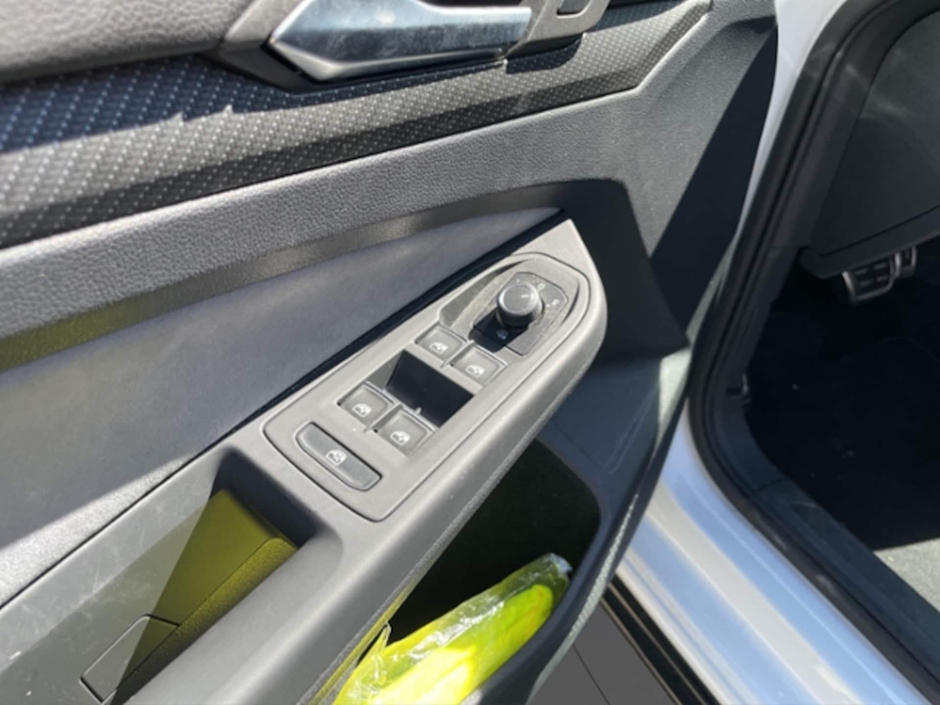 Volkswagen Golf Variant R-Line