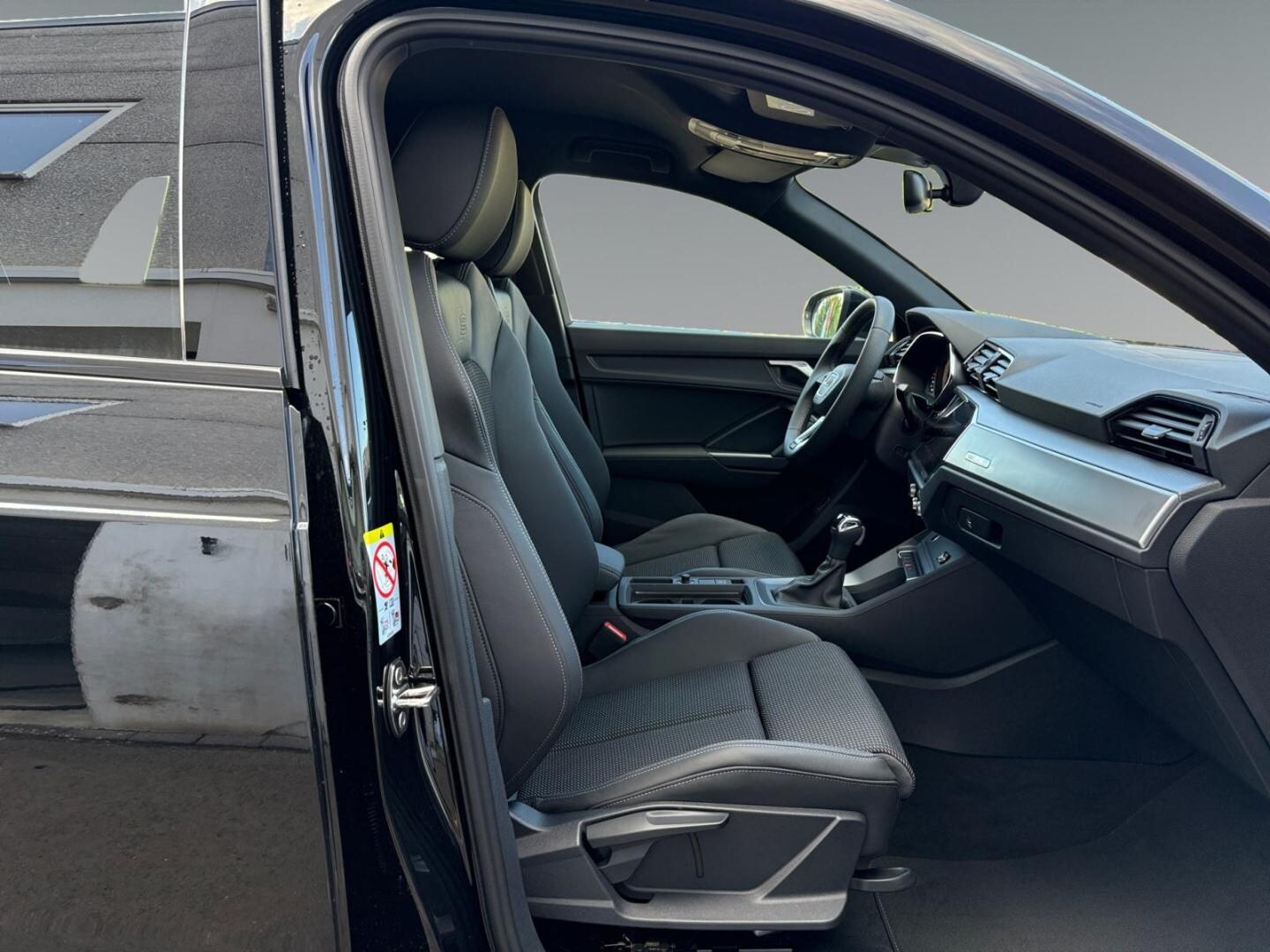 Bild über Audi Q3 S line 35 TDI S tronic - für weitere Informationen kontaktieren Sie den Audi Partner