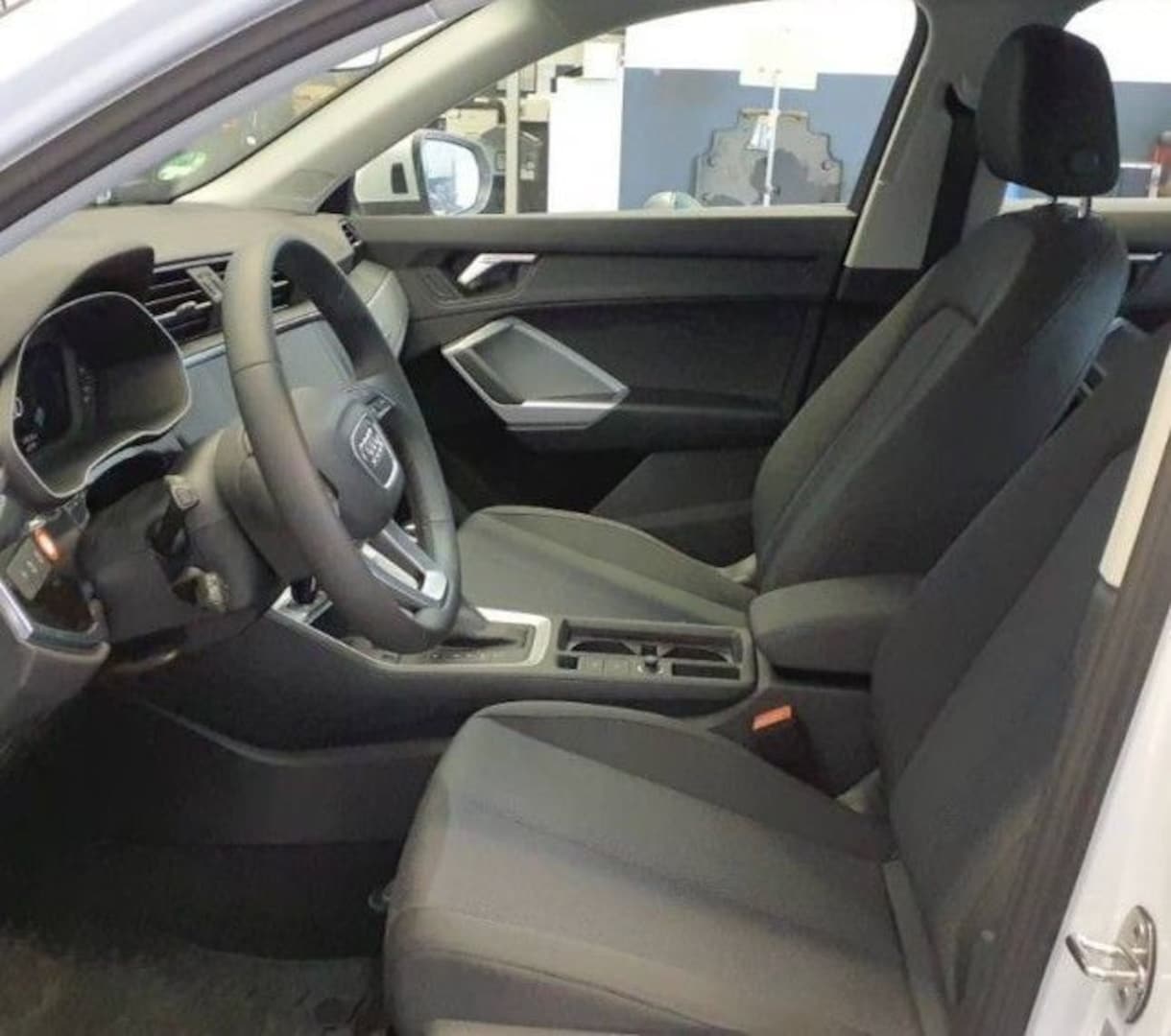 Bild über Audi Q3 Sportback 40 TDI quattro S tronic - für weitere Informationen kontaktieren Sie den Audi Partner