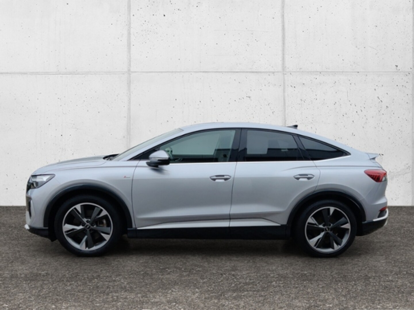 Bild über Audi Q4 Sportback e-tron 50 e-tron quattro - für weitere Informationen kontaktieren Sie den Audi Partner