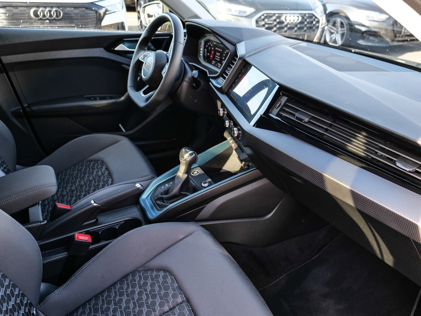 Bild über Audi A1 Sportback advanced 30 TFSI S tronic - für weitere Informationen kontaktieren Sie den Audi Partner