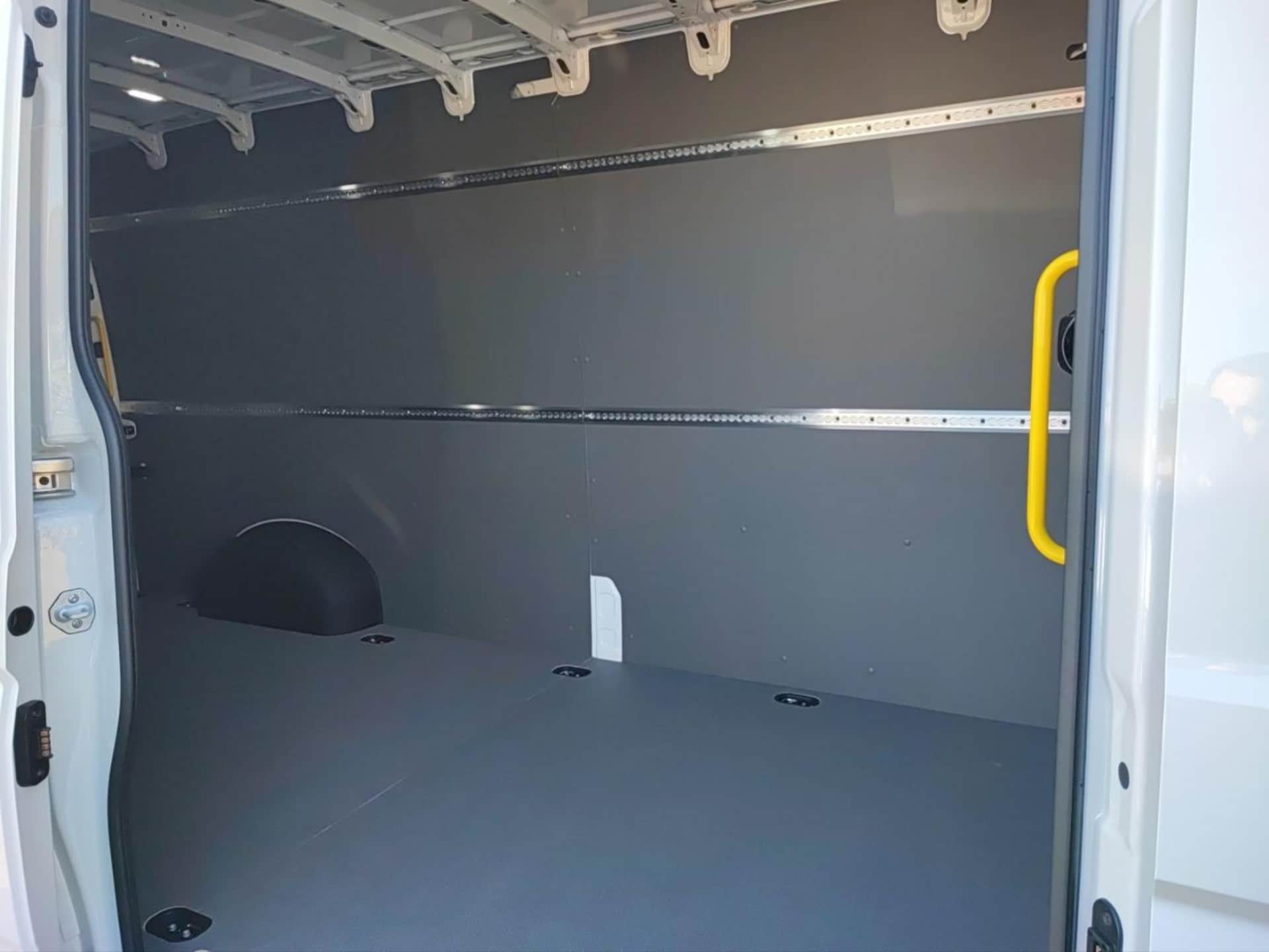 Volkswagen Crafter Kasten langer Radstand