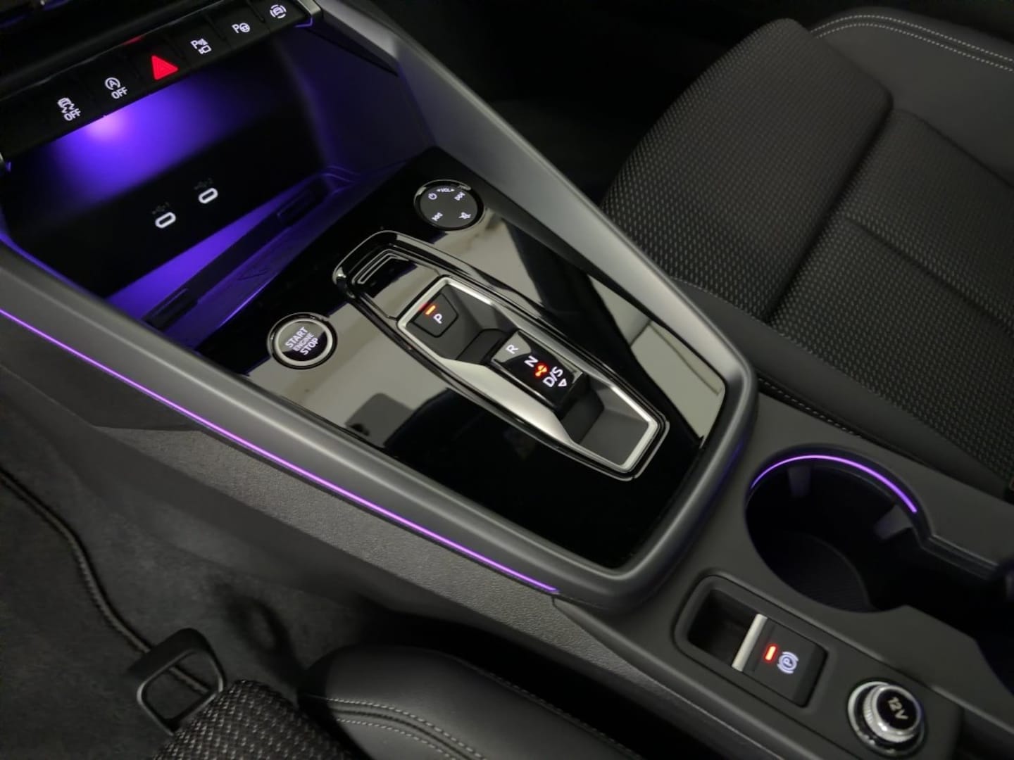 Bild über Audi A3 Sportback S line 40 TFSI quattro S tronic - für weitere Informationen kontaktieren Sie den Audi Partner