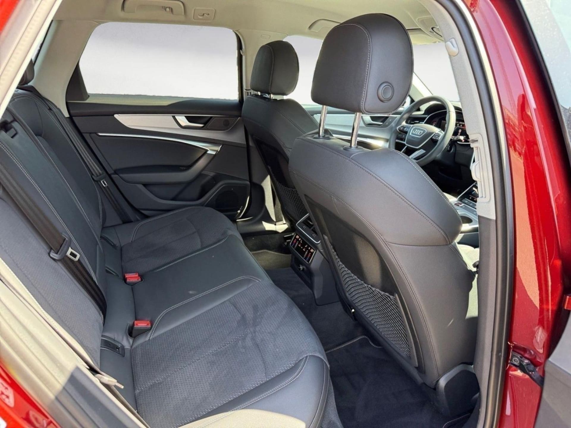 Audi S6 Avant