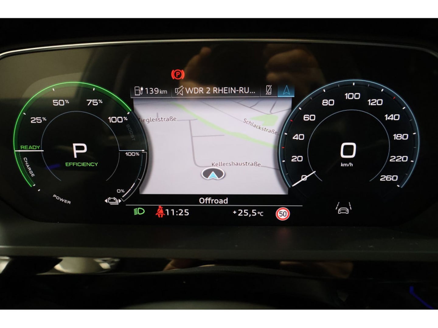 Bild über Audi Q8 e-tron S line 55 e-tron quattro - für weitere Informationen kontaktieren Sie den Audi Partner