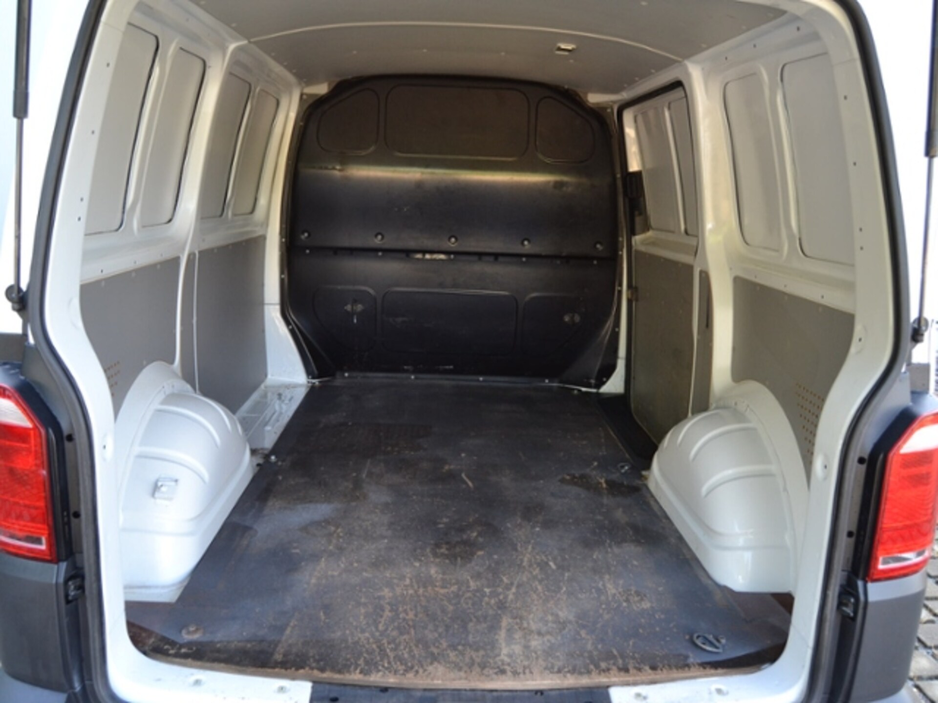 Volkswagen T6 Transporter Kasten kurzer Radstand