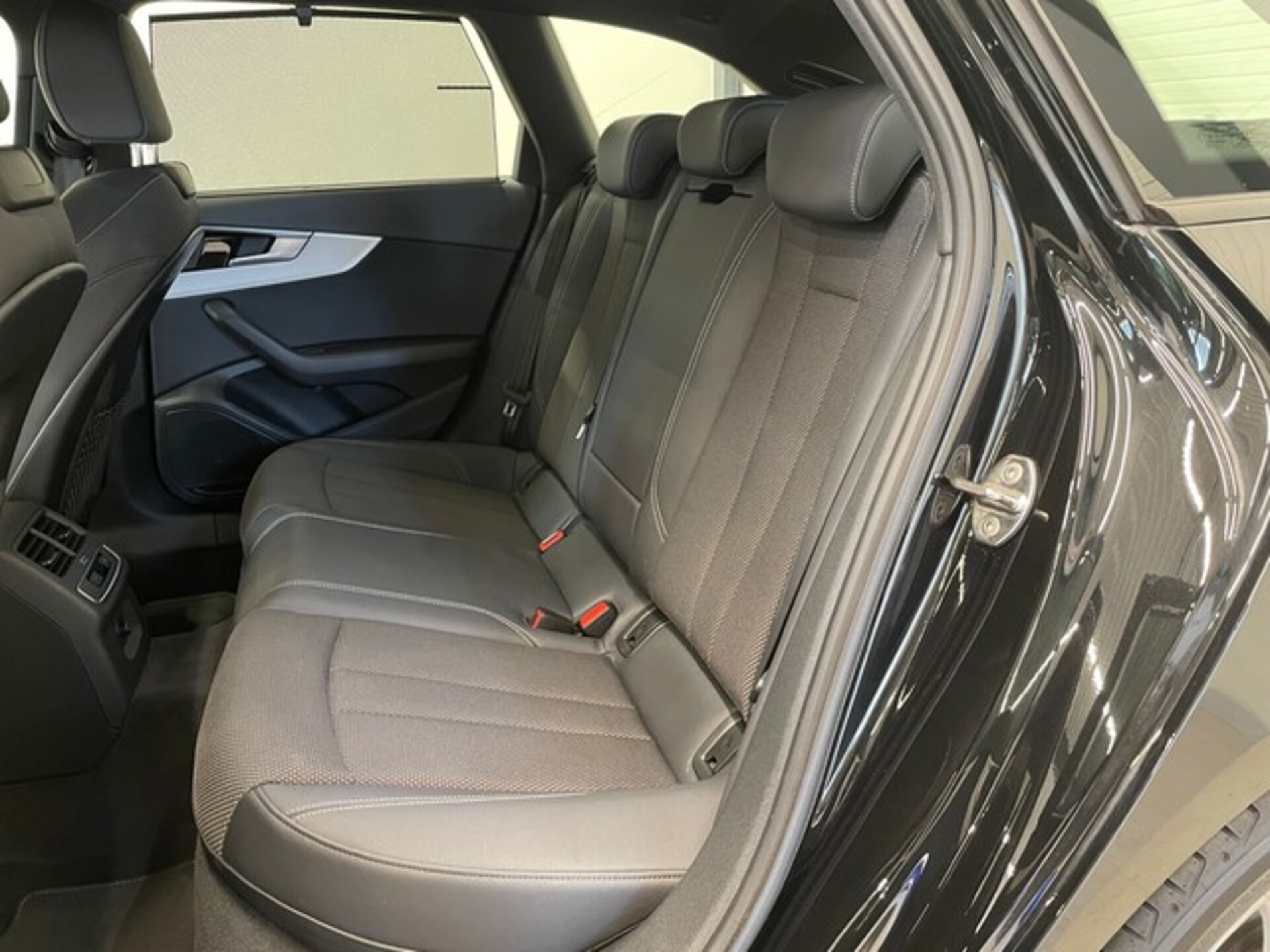 Audi A4 Avant S line