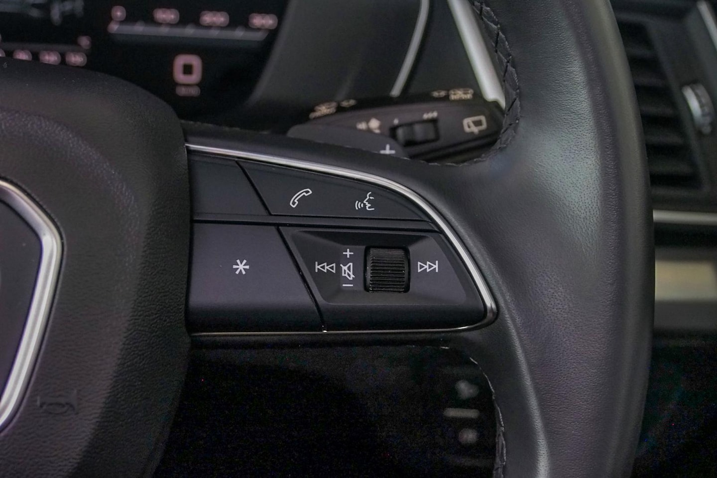 Image about Audi Q5 Sport 40 TDI quattro S tronic