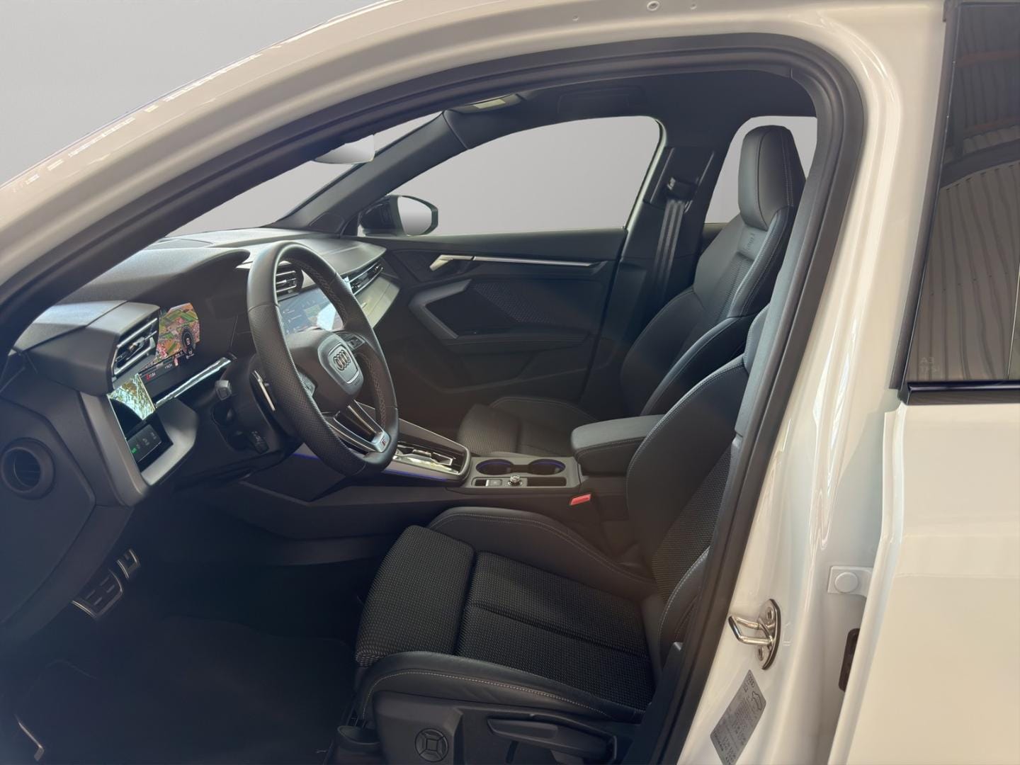 Bild über Audi A3 Limousine TFSI 110 kW S tronic - für weitere Informationen kontaktieren Sie den Audi Partner