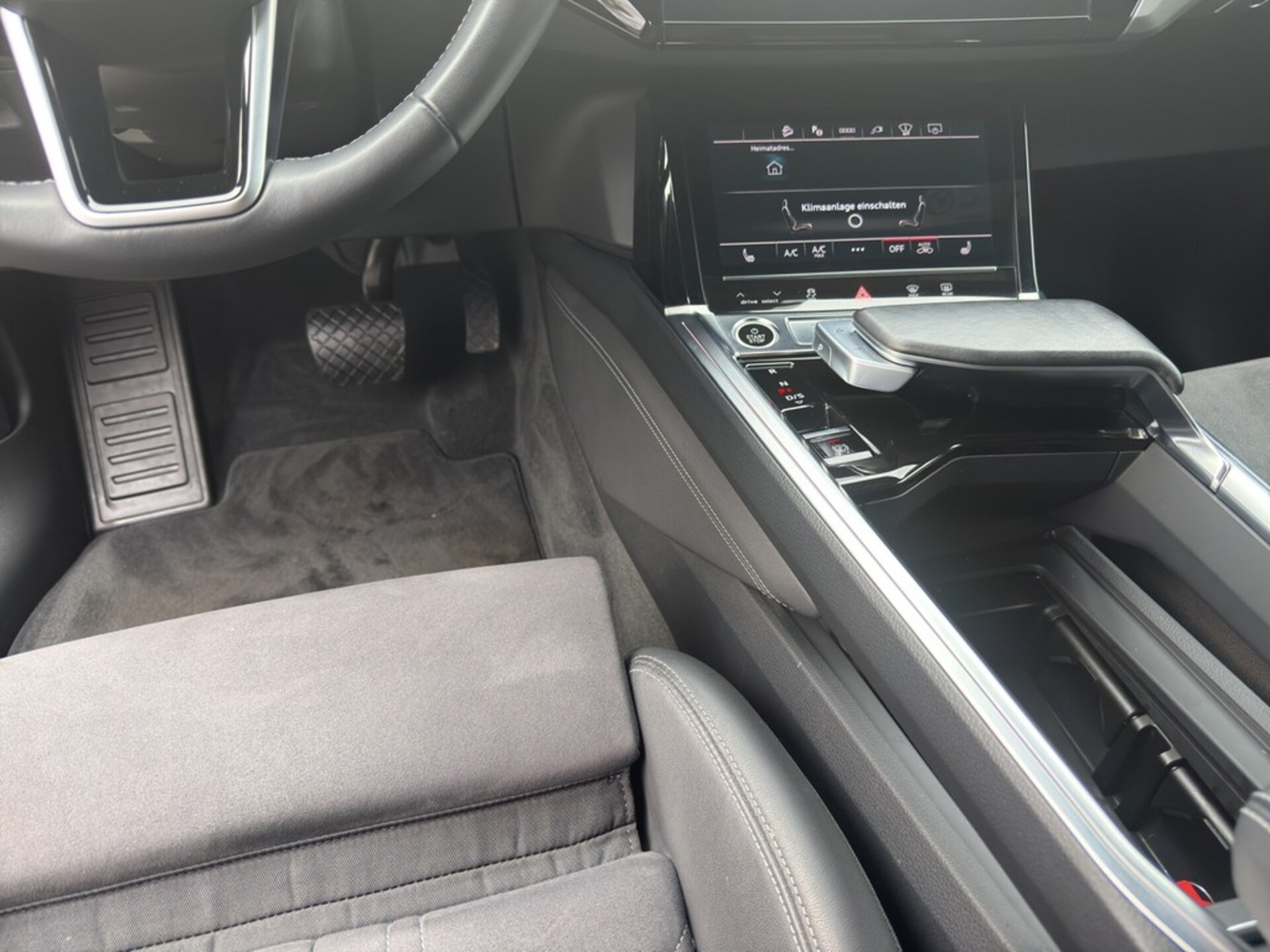 Audi Q8 e-tron S line