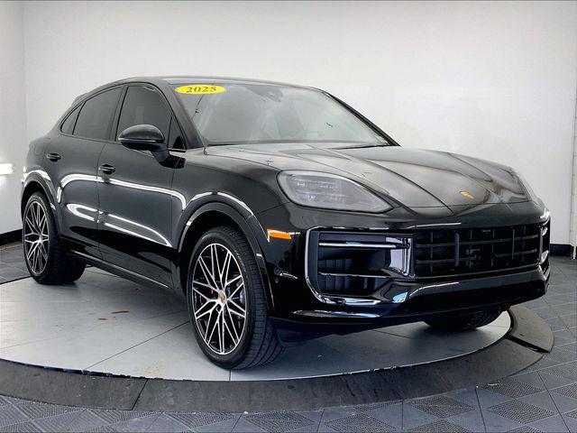 2025 Porsche Cayenne S's photo