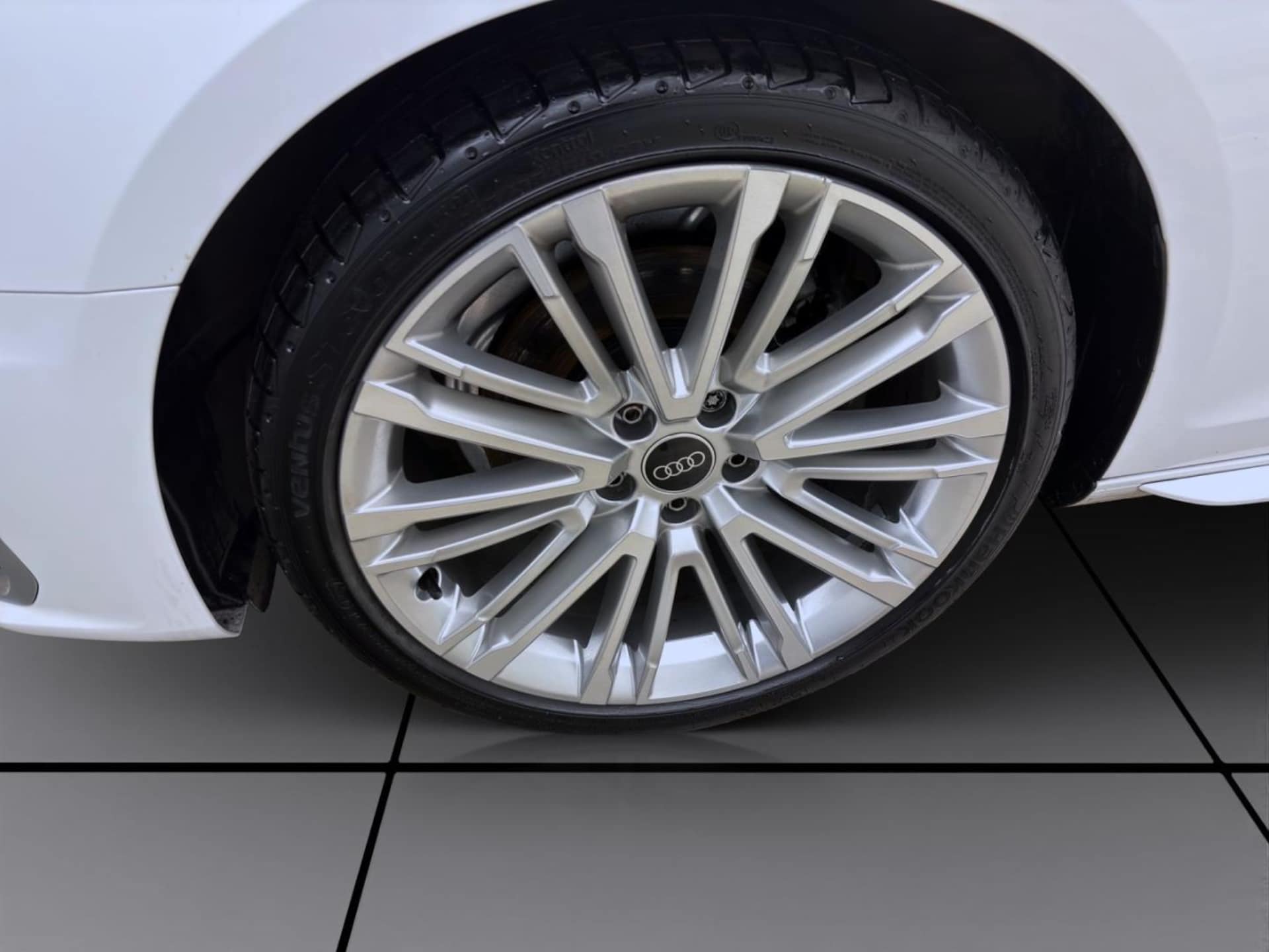 Audi A4 Avant S line
