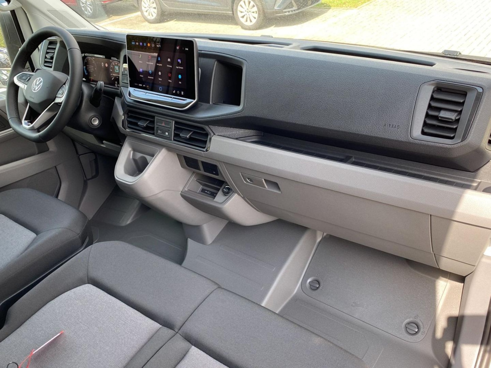 Volkswagen Crafter Kasten mittlerer Radstand – Bild 7