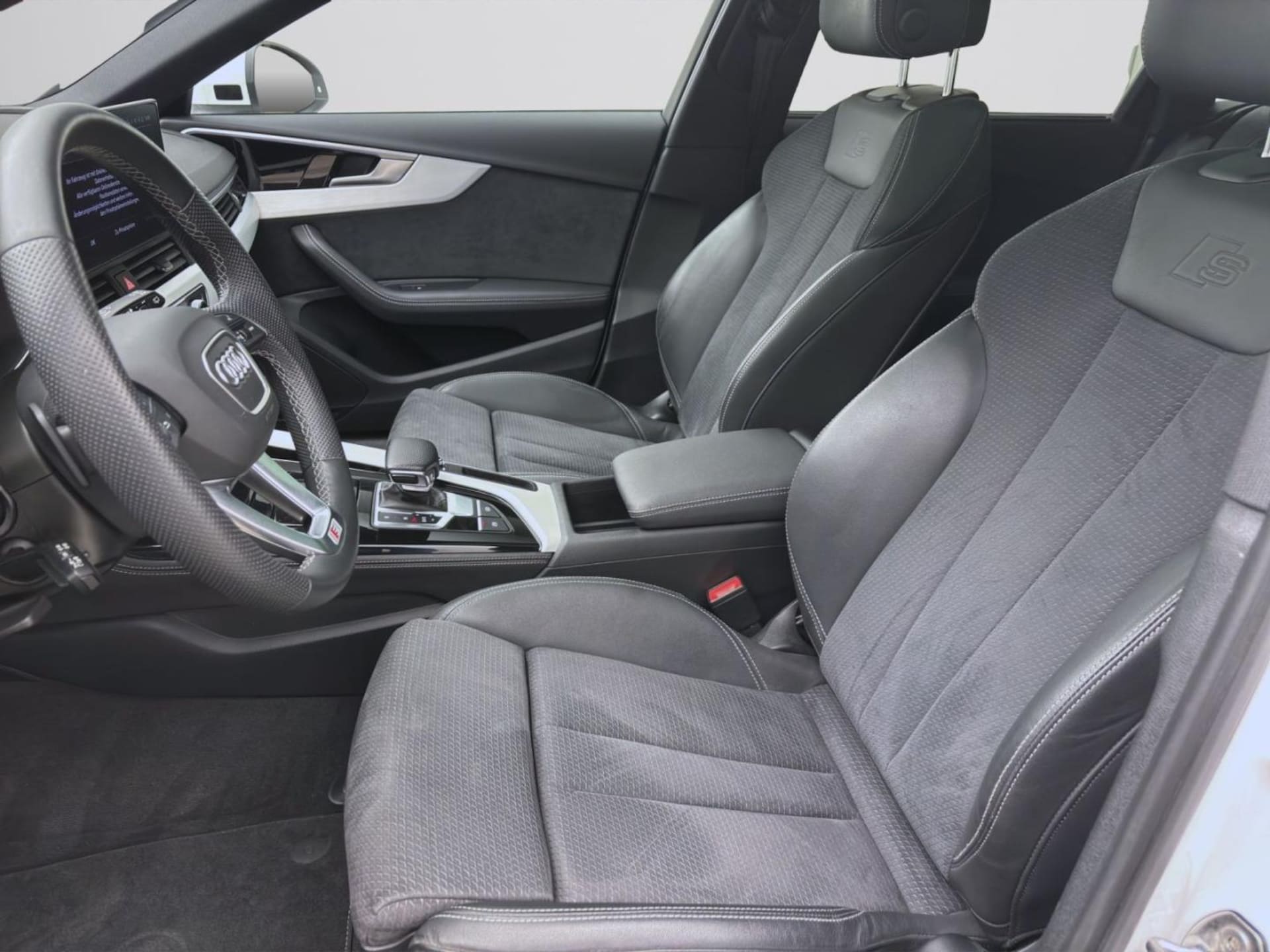 Audi A4 Avant S line