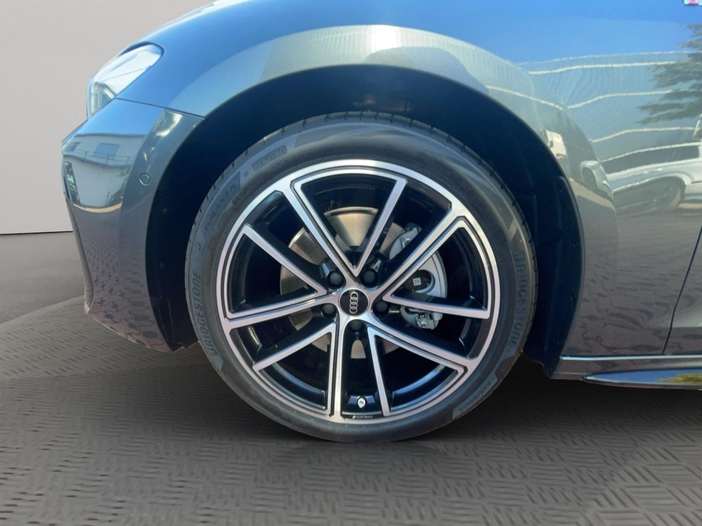 Bild über Audi A5 Avant TFSI 110 kW S tronic - für weitere Informationen kontaktieren Sie den Audi Partner