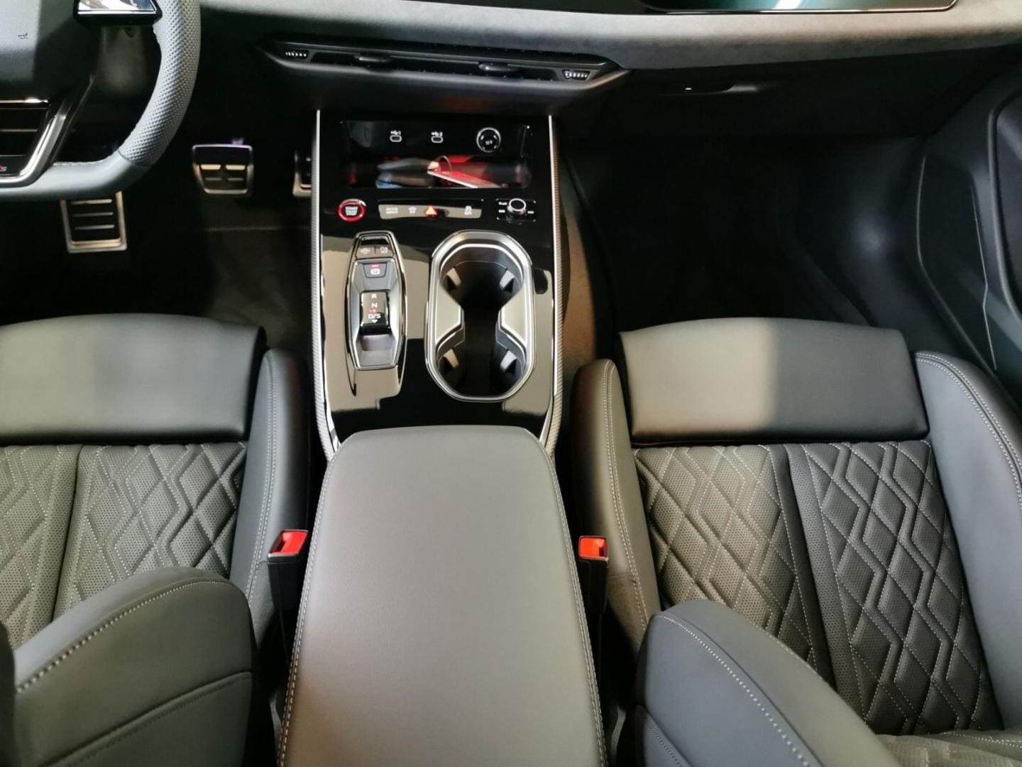 Bild über Audi A6 Avant e-hybrid edition one e-hybrid quattro 270 kW S tronic - für weitere Informationen kontaktieren Sie den Audi Partner