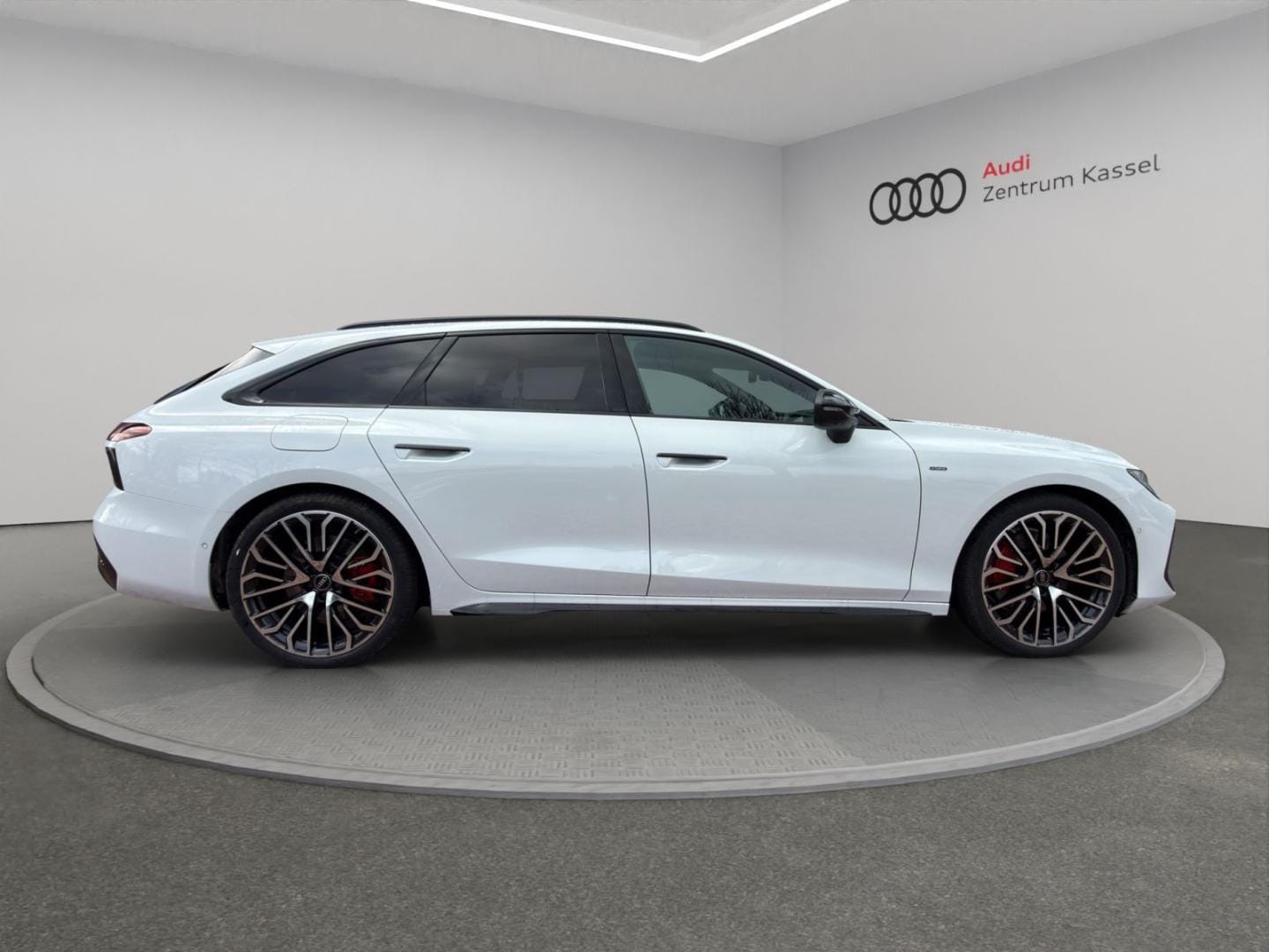Bild über Audi A6 Avant e-hybrid edition one e-hybrid quattro 270 kW S tronic - für weitere Informationen kontaktieren Sie den Audi Partner