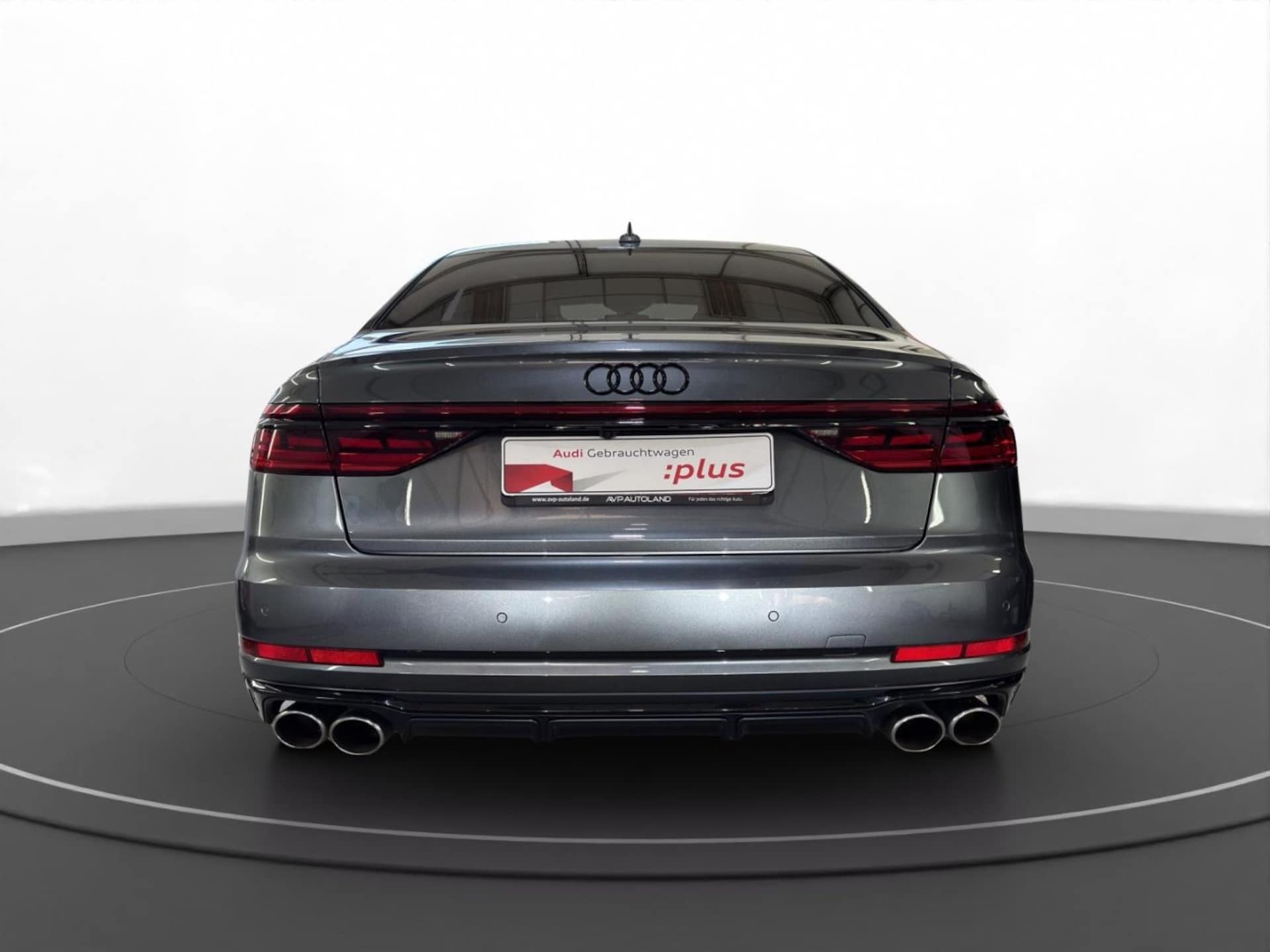 Audi S8