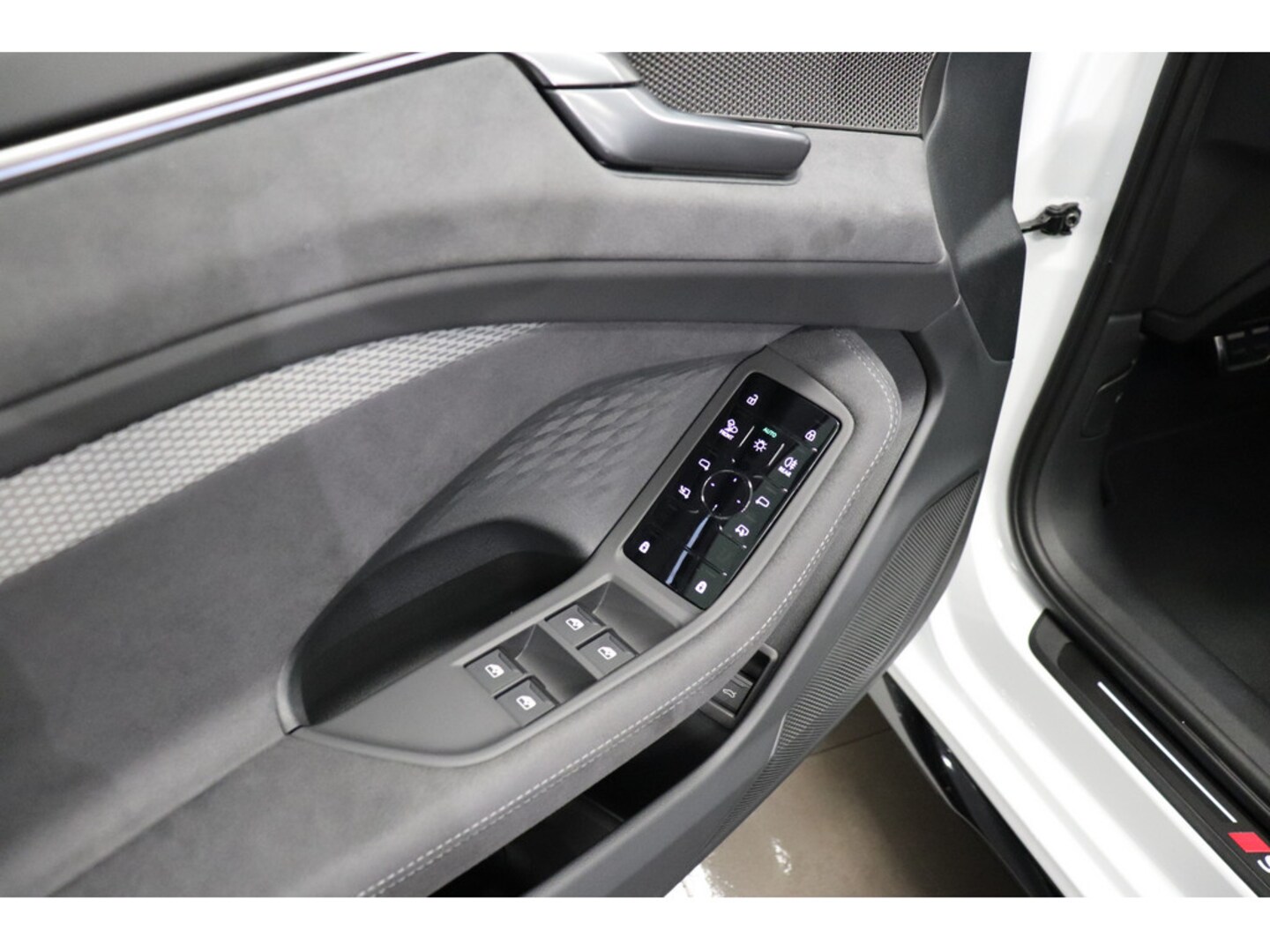 Bild über Audi A6 Avant edition one TDI quattro 150 kW S tronic - für weitere Informationen kontaktieren Sie den Audi Partner