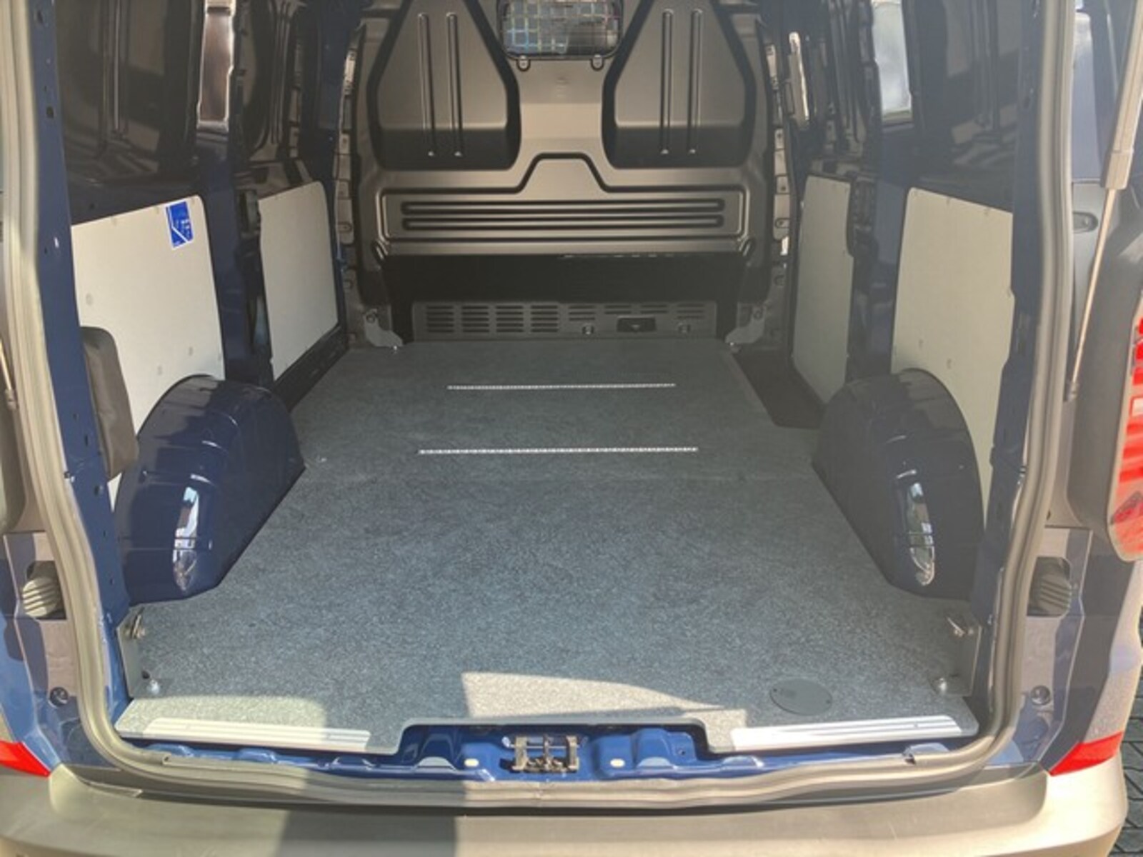 Volkswagen Transporter Kasten kurzer Radstand – Bild 9
