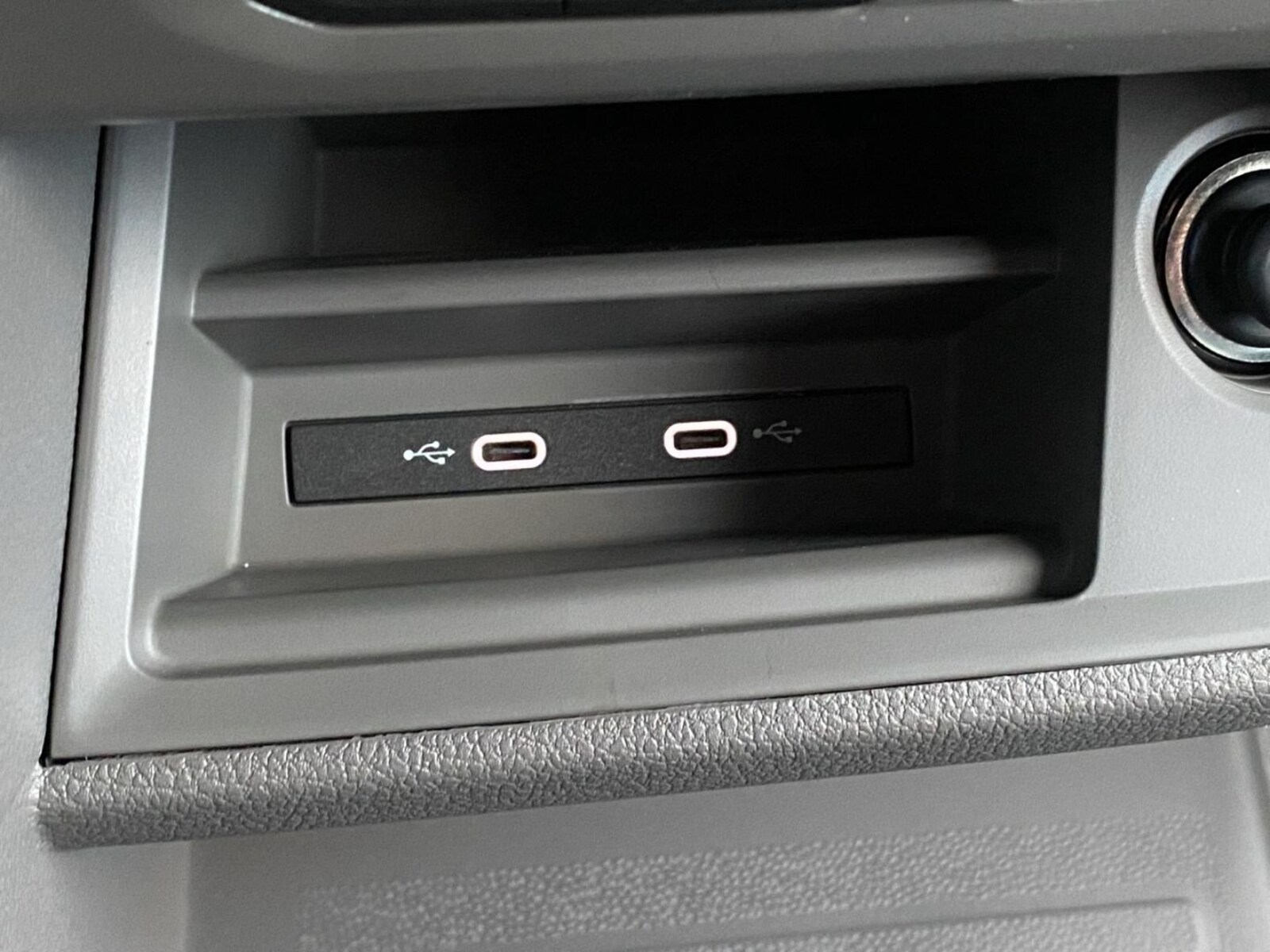 Volkswagen Crafter Kasten mittlerer Radstand – Bild 28