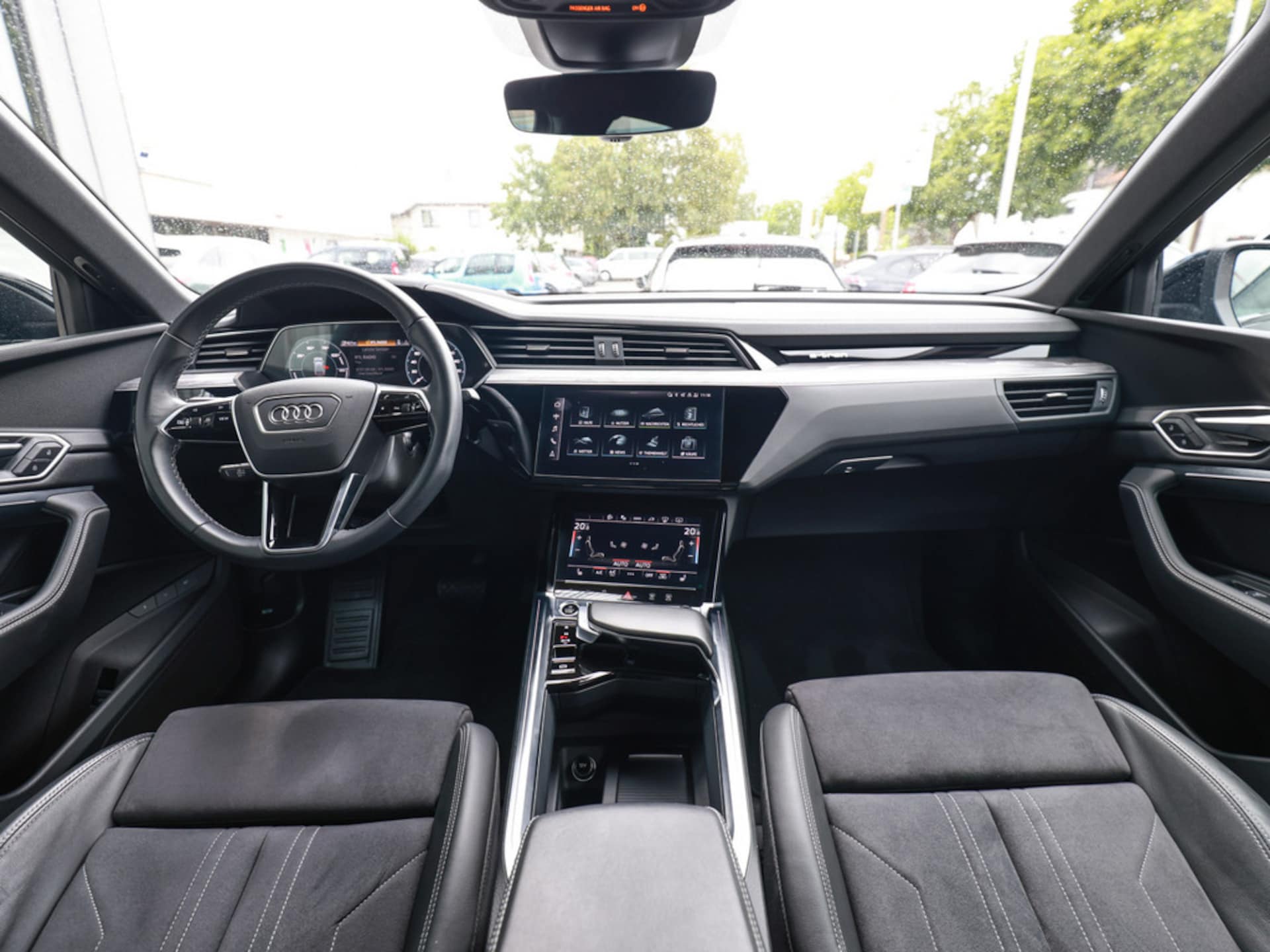 Audi Q8 Sportback e-tron S line