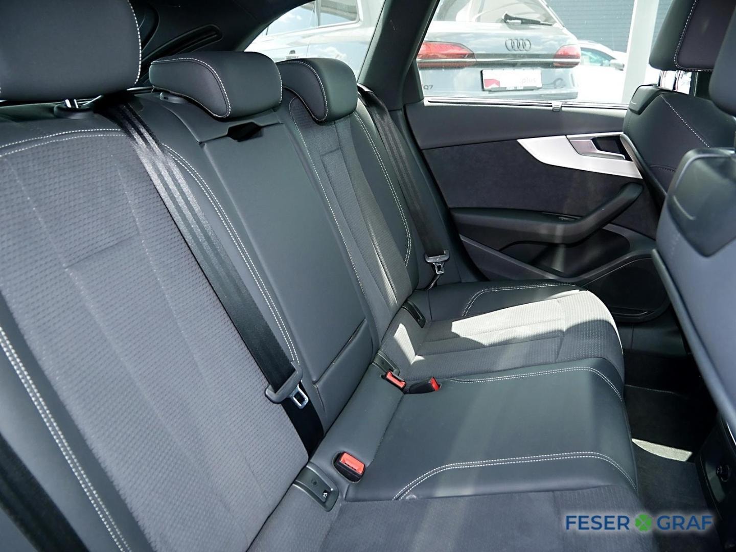 Bild über Audi A4 Avant S line 45 TFSI quattro S tronic - für weitere Informationen kontaktieren Sie den Audi Partner