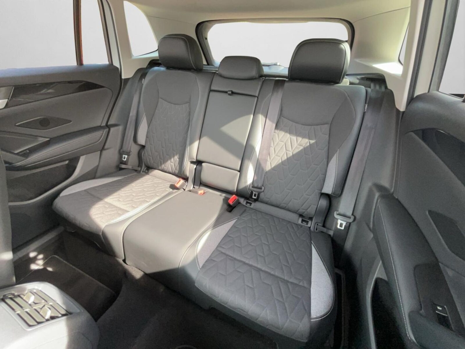 Volkswagen Tiguan – Bild 14